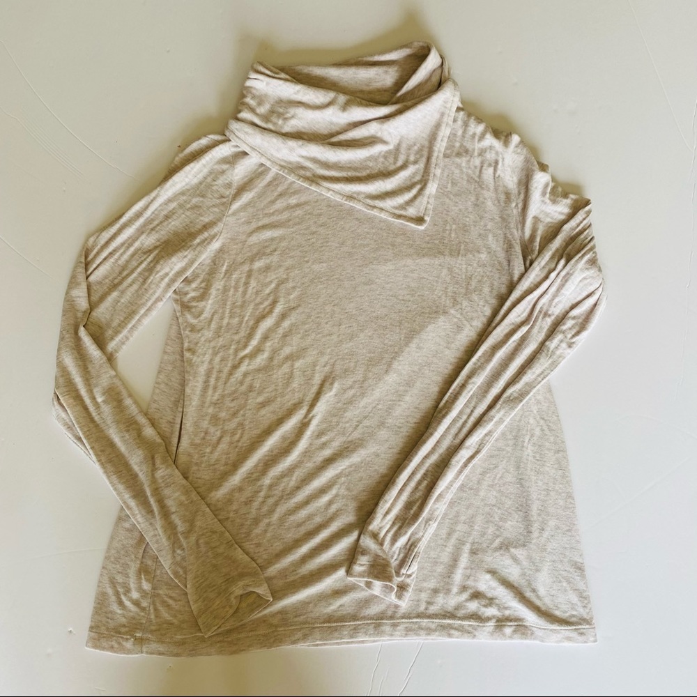 Cabi long sleeve tee, thumb holes, size M